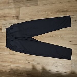 Nike black flow lux loose fit pants size small